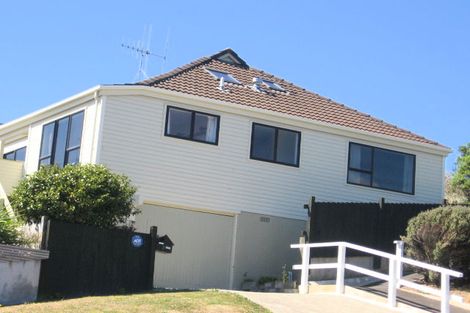Photo of property in 2 Woburn Road, Northland, Wellington, 6012