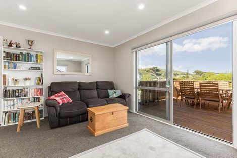Photo of property in 17a Gloucester Street, Cannons Creek, Porirua, 5024