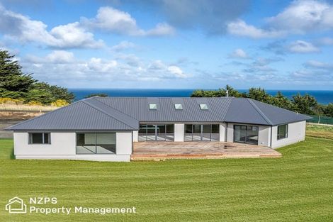 Photo of property in 16 Tunnel Beach Road, Blackhead, Dunedin, 9076