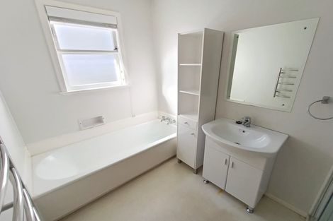 Photo of property in 15 Collier Avenue, Karori, Wellington, 6012