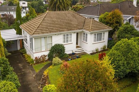Photo of property in 27 Ngatitoa Street, Tawa, Wellington, 5028