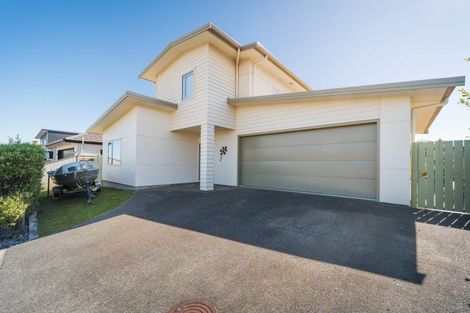 Photo of property in 6 Silkwood Place, Fitzherbert, Palmerston North, 4410