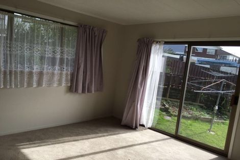 Photo of property in 96 Reynella Drive, Massey, Auckland, 0614