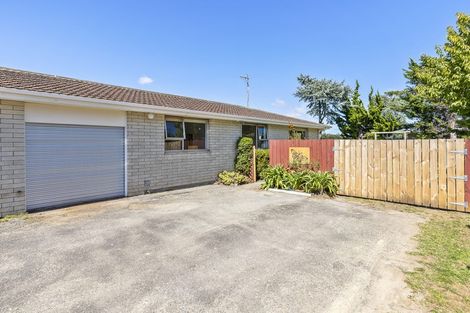 Photo of property in 62b Mazengarb Road, Paraparaumu Beach, Paraparaumu, 5032