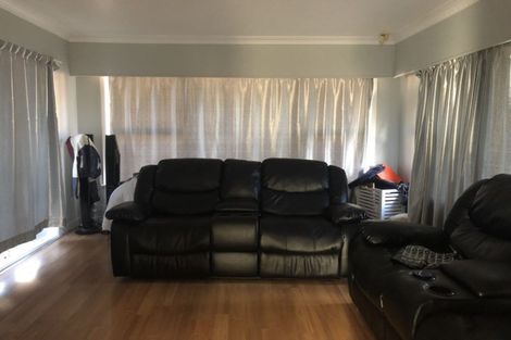 Photo of property in 11 James Evans Drive, Northcote, Auckland, 0627