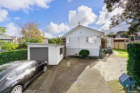 Photo of property in 7 Truscott Place, West Harbour, Auckland, 0618