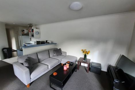 Photo of property in 64a Newlands Road, Newlands, Wellington, 6037