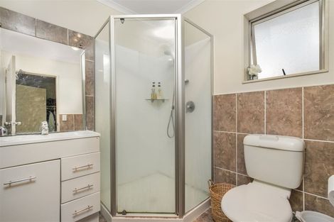 Photo of property in 7 Peng Place, Mangere Bridge, Auckland, 2022