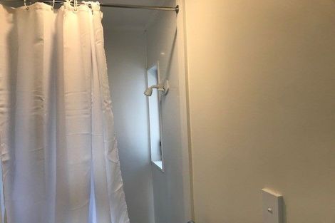 Photo of property in 12a Prince Regent Drive, Half Moon Bay, Auckland, 2012