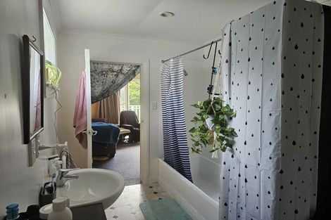 Photo of property in 3/133 Kelburn Parade, Kelburn, Wellington, 6012