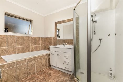 Photo of property in 7 Peng Place, Mangere Bridge, Auckland, 2022
