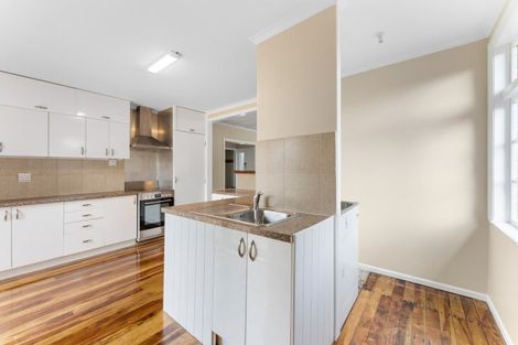 Photo of property in 30 Tararua Street, Pahiatua, 4910