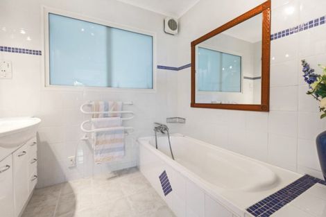 Photo of property in 10 The Track, Plimmerton, Porirua, 5026