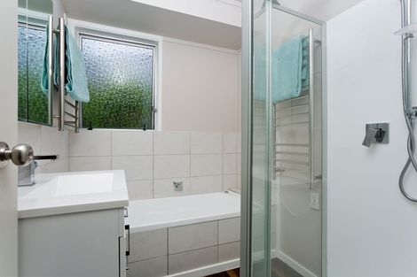 Photo of property in 17 Malters Place, Browns Bay, Auckland, 0630