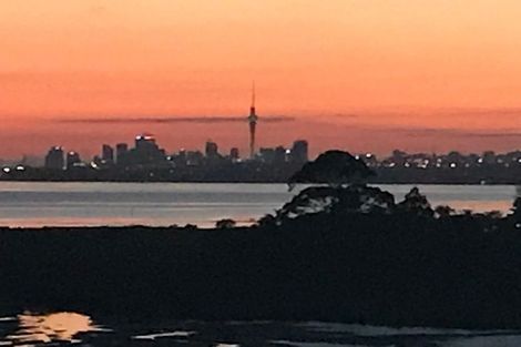 Photo of property in 153b West Harbour Drive, West Harbour, Auckland, 0618