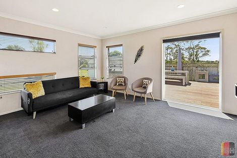 Photo of property in 50 Stranraer Crescent, Wattle Downs, Auckland, 2103