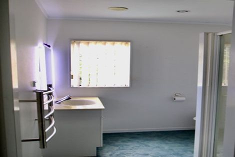 Photo of property in 78 Goodwood Drive, Goodwood Heights, Auckland, 2105