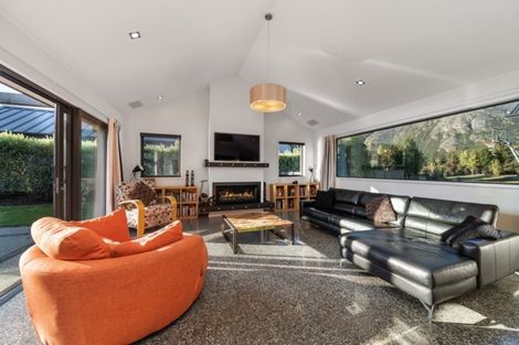 Photo of property in 4 Jacks Point Rise, Jacks Point, Queenstown, 9371