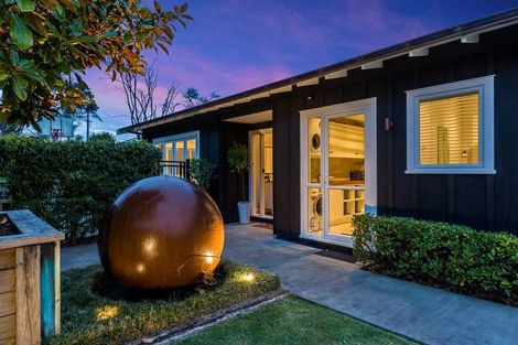 Photo of property in 373 Paremoremo Road, Paremoremo, Auckland, 0632