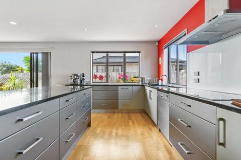 Photo of property in 30 Pine Harbour Parade, Beachlands, Auckland, 2018