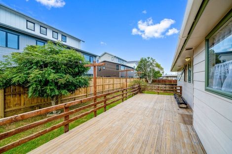 Photo of property in 11a Keeling Road, Henderson, Auckland, 0612