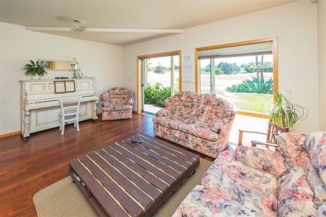 Photo of property in 36 Longbeach Drive, Castlecliff, Whanganui, 4501