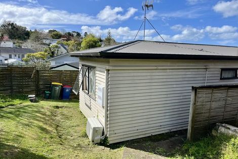 Photo of property in 20 Trias Road, Totara Vale, Auckland, 0629