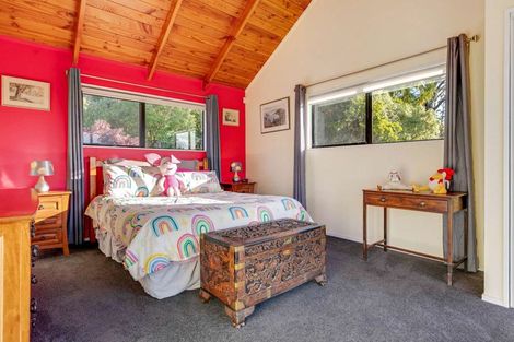 Photo of property in 11 North Way, Titirangi, Auckland, 0604