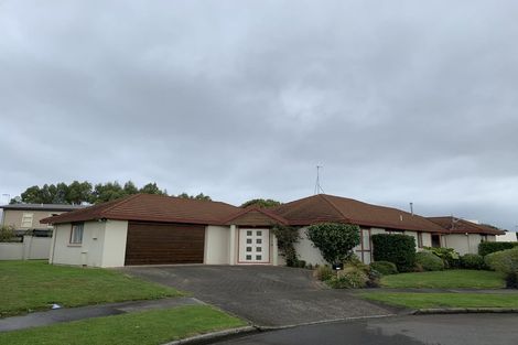 Photo of property in 14 Kilkenny Place, Fitzherbert, Palmerston North, 4410