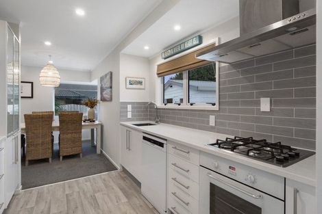 Photo of property in 52 Papaunahi Road, Bowentown, Waihi Beach, 3177