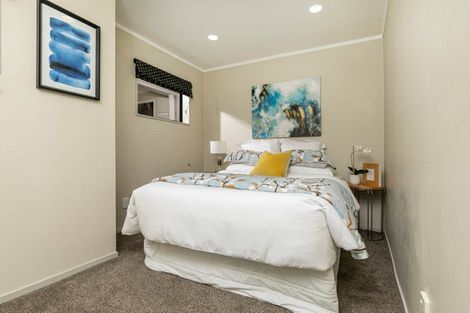 Photo of property in 33 Waipuia Place, Greenhithe, Auckland, 0632