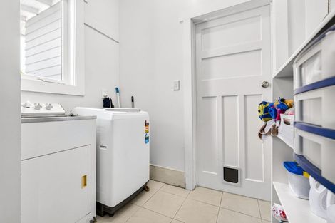 Photo of property in 1/6 Sundown Avenue, Manly, Whangaparaoa, 0930