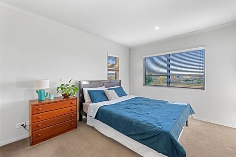 Photo of property in 8 Scotsmoor Drive, Wattle Downs, Auckland, 2103