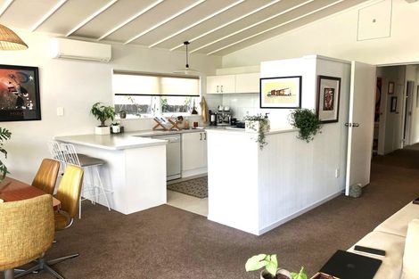 Photo of property in 97 Tiroroa Avenue, Te Atatu South, Auckland, 0610