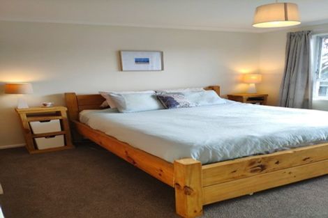 Photo of property in 42 Churton Drive, Churton Park, Wellington, 6037