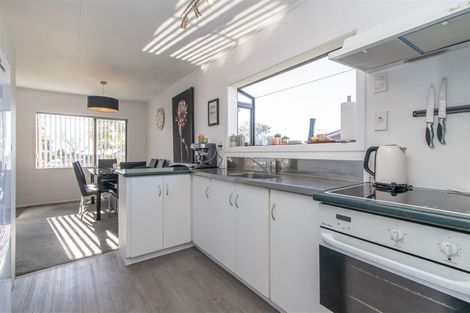 Photo of property in 22 Tawari Street, Inglewood, 4330