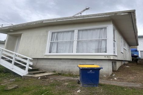 Photo of property in 17 Tomo Street, New Lynn, Auckland, 0600