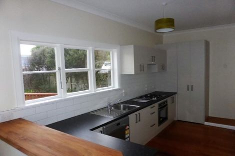 Photo of property in 9 Medway Street, Island Bay, Wellington, 6023