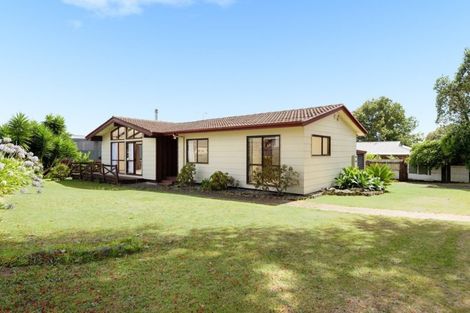 Photo of property in 12 Bishoprick Crescent, Te Puke, 3119