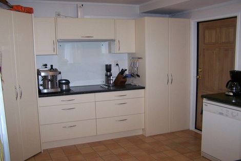 Photo of property in 54 Robbies Road, Shelly Park, Auckland, 2014