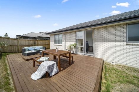 Photo of property in 57 Hayfield Way, Karaka, Papakura, 2113
