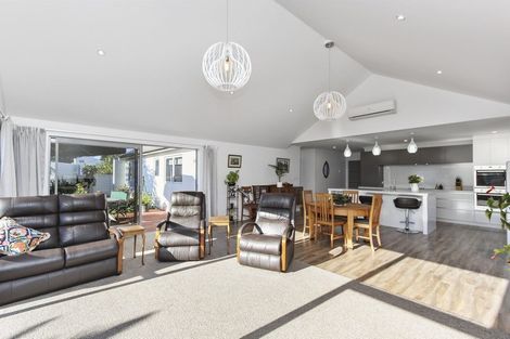 Photo of property in 2a Portland Drive, Highlands Park, New Plymouth, 4312