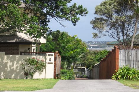 Photo of property in 1/210a East Coast Road, Forrest Hill, Auckland, 0620