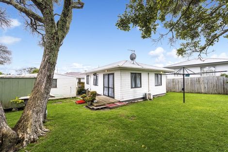 Photo of property in 50 Barrys Road, Glendene, Auckland, 0602