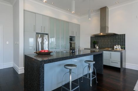 Photo of property in 11 Central Terrace, Kelburn, Wellington, 6012