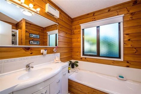 Photo of property in 2/10 Denby Lane, Northcote Point, Auckland, 0627