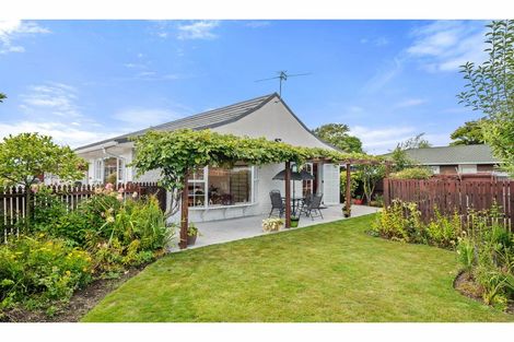 Photo of property in 2/203 Main North Road, Redwood, Christchurch, 8051
