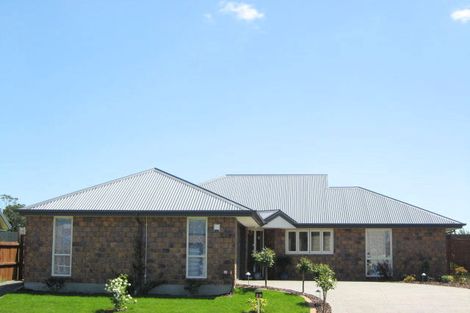 Photo of property in 29 Willowview Drive, Redwood, Christchurch, 8051