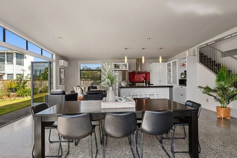 Photo of property in 5 Te Mauri Place, Omaha, 0986