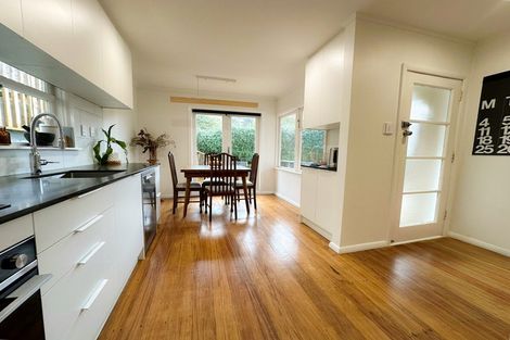 Photo of property in 4 Black Rock Road, Newlands, Wellington, 6037
